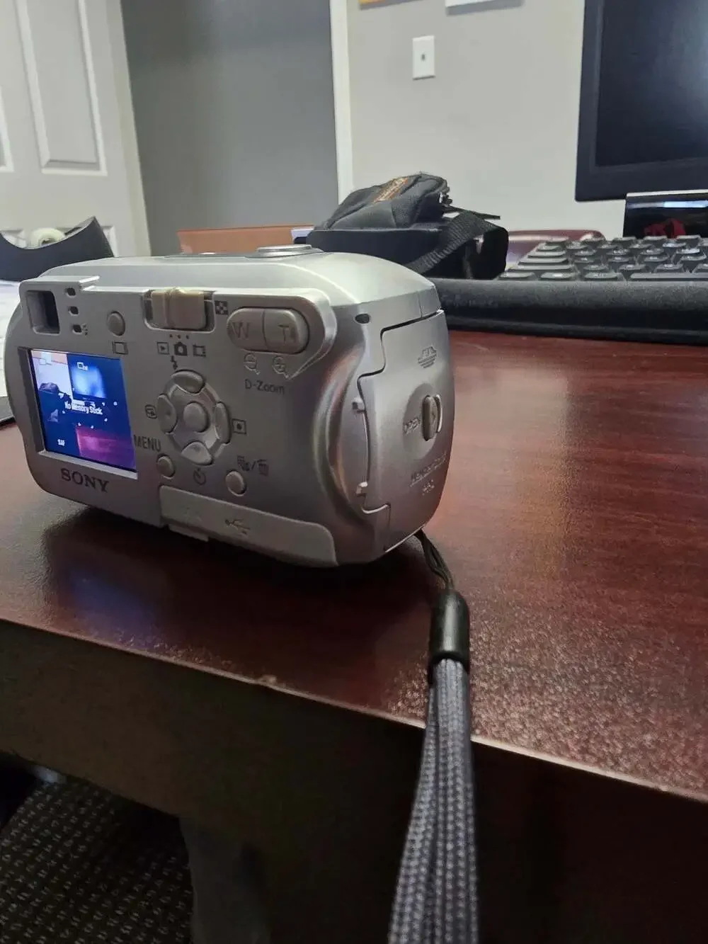 Sony Cyber-shot DSC-P41 4.1MP Digital Camera